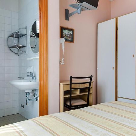 Hotel Sorriso Римини Экстерьер фото