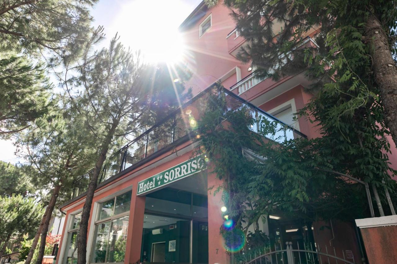 Hotel Sorriso Римини Экстерьер фото