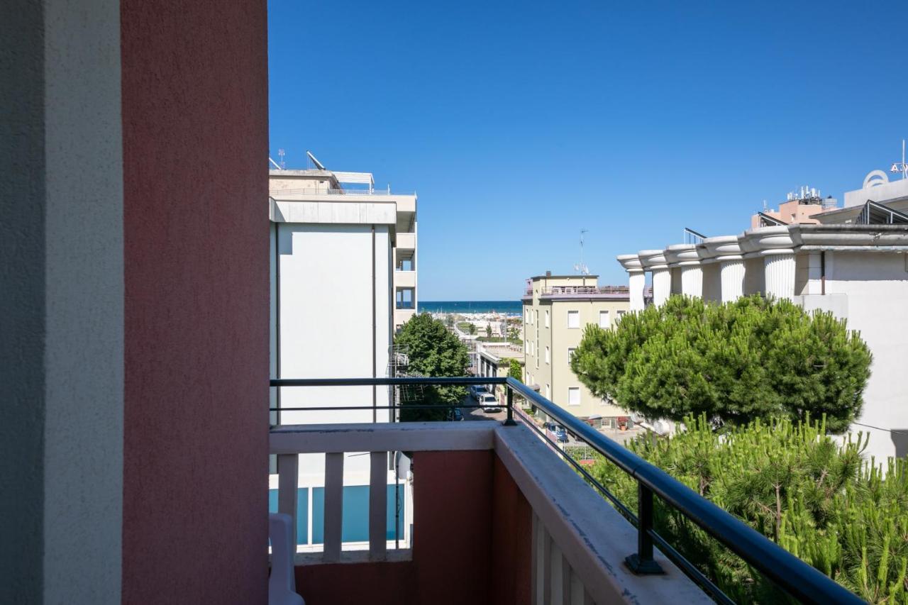 Hotel Sorriso Римини Экстерьер фото