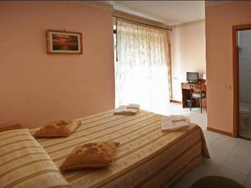 Hotel Sorriso Римини Экстерьер фото